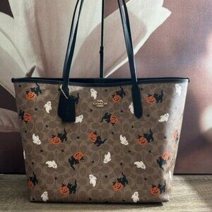 "New Coach City Tote In Signature Canvas With Halloween Print CW450